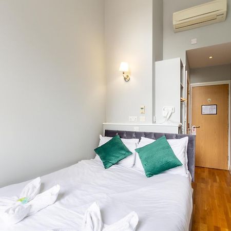 Coronation Hotel Лондон Екстериор снимка