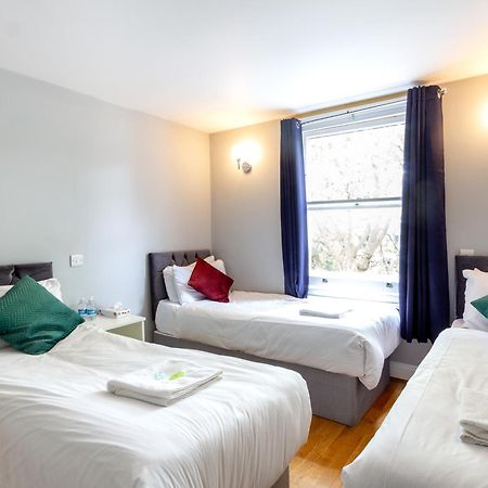 Coronation Hotel Лондон Екстериор снимка