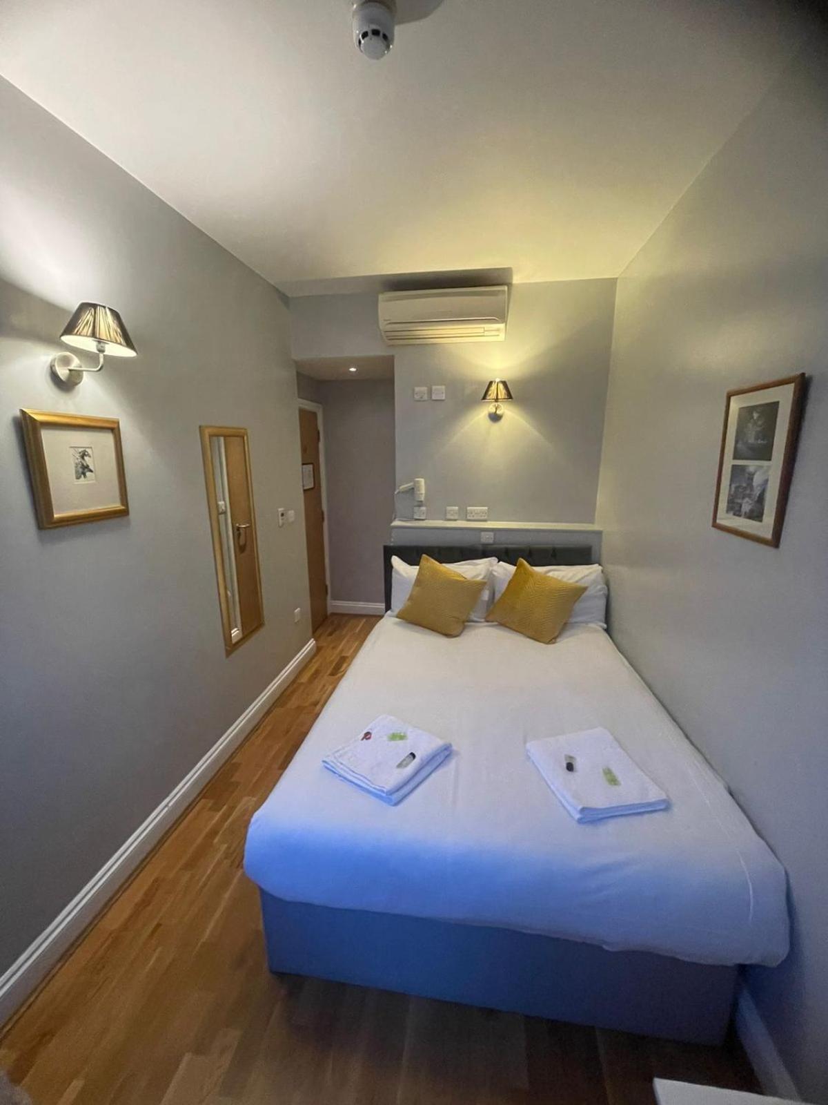 Coronation Hotel Лондон Екстериор снимка