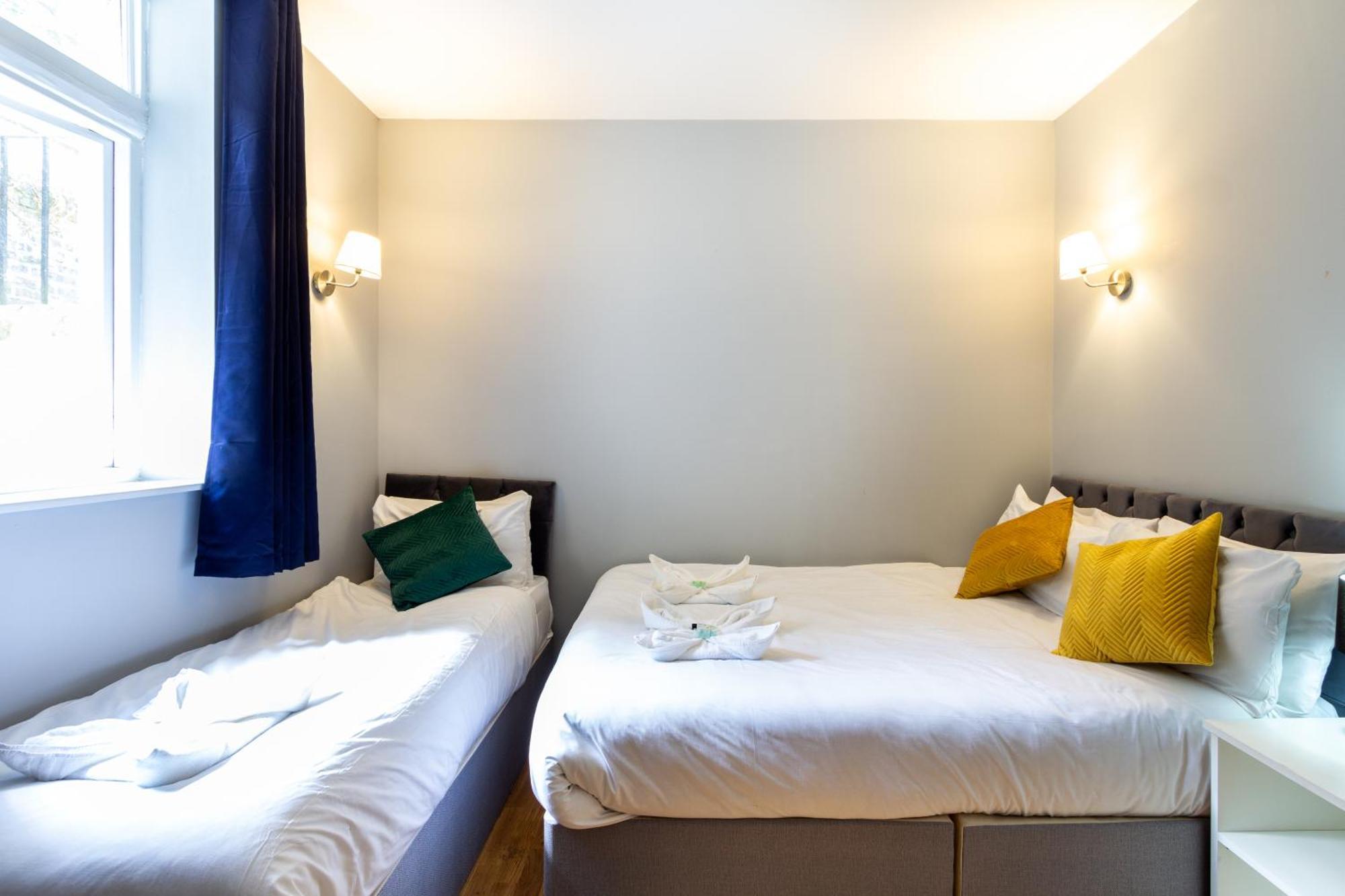 Coronation Hotel Лондон Екстериор снимка